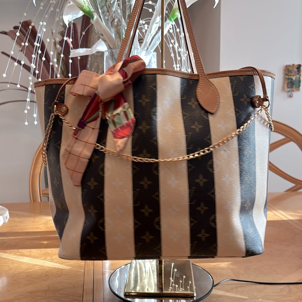 Like NEW LOUIS VUITTON Limited Edition  Monogram Rayures Neverfull MM $5000